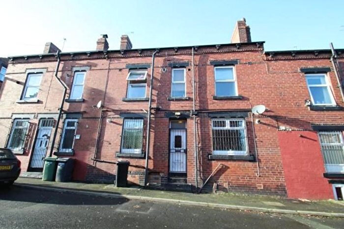 1 Bedroom Flat To Rent In Paisley Street, Armley, Leeds, LS12