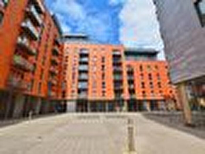 2 Bedroom Flat To Rent In Railway Terrace, Slough, SL2