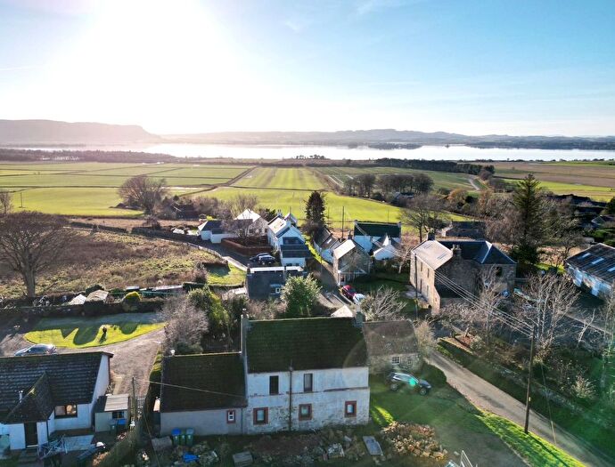 3 Bedroom Detached House For Sale In Meikle Balgedie, Wester Balgedie, Kinross, KY13