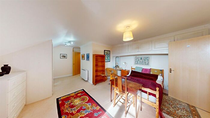 2 Bedroom Flat For Sale In De Moulham Road, Swanage, BH19