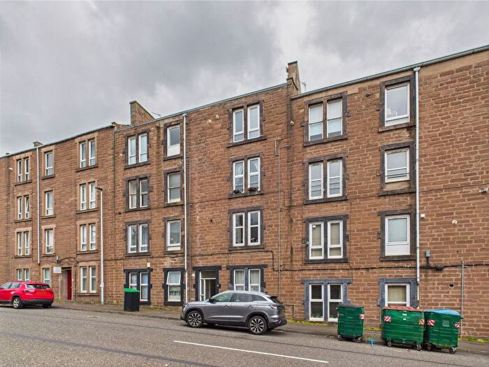 1 Bedroom Flat To Rent In Pitfour Street, Lochee West, Dundee, DD2