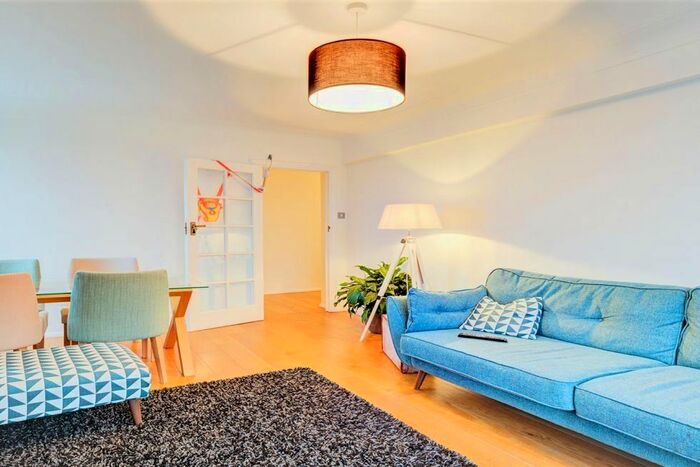 2 Bedroom Flat To Rent In Lichfield Road, London, NW2