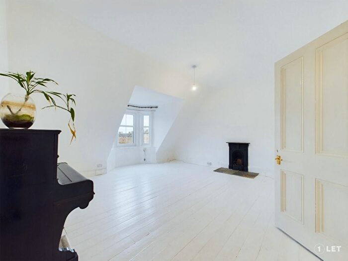 4 Bedroom Flat To Rent In Piershill Place, Meadowbank, Edinburgh, EH8