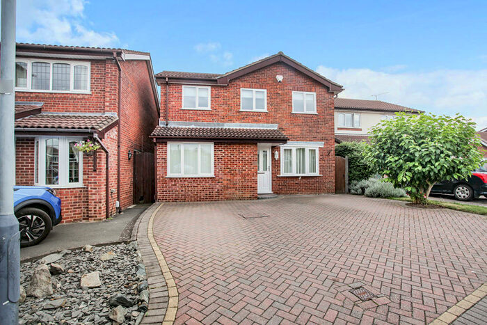 5 Bedroom Detached House To Rent In Blackthorn Grove, Nuneaton, Warwickshire, CV11