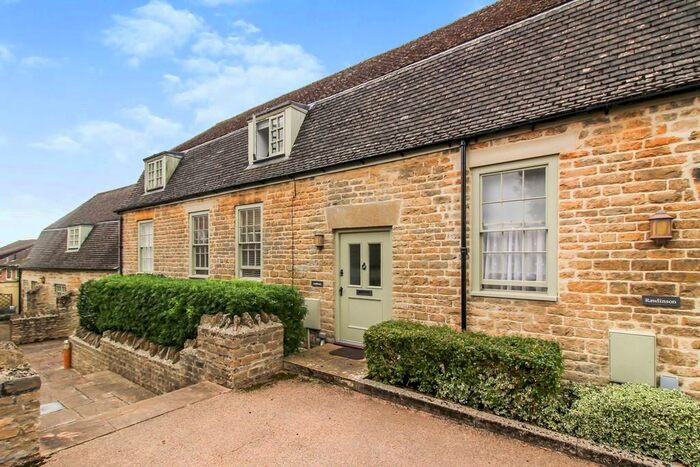 2 Bedroom Cottage To Rent In Greystone Mews, The Planks, Swindon, SN3