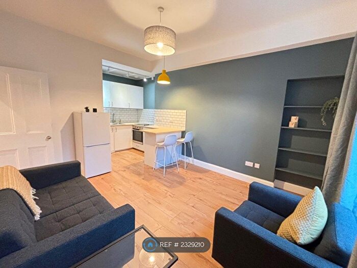 1 Bedroom Flat To Rent In Murdoch Terrace, Edinburgh, EH11