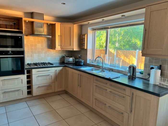 3 Bedroom Detached House To Rent In Dean Close Littleover Derby, DE23