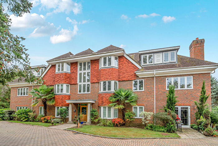 2 Bedroom Apartment For Sale In Sheerwater Road, West Byfleet, KT14