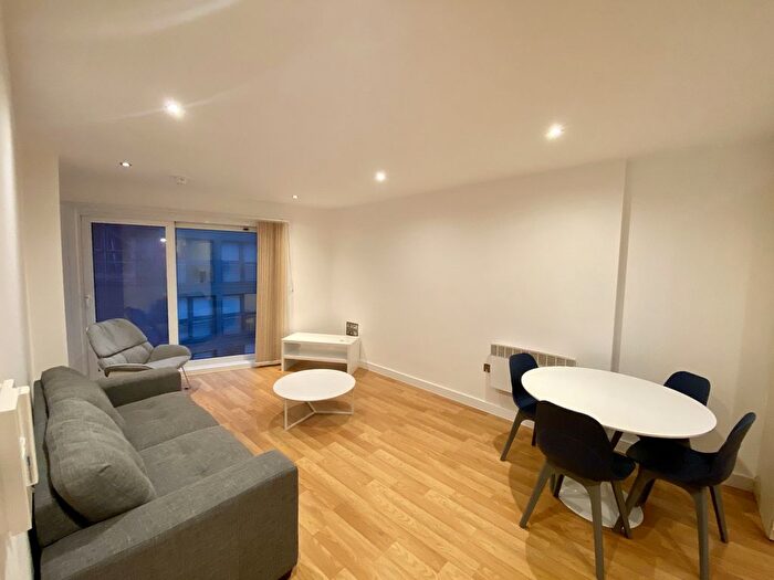 2 Bedroom Flat To Rent In Rusholme Place, Manchester, M14