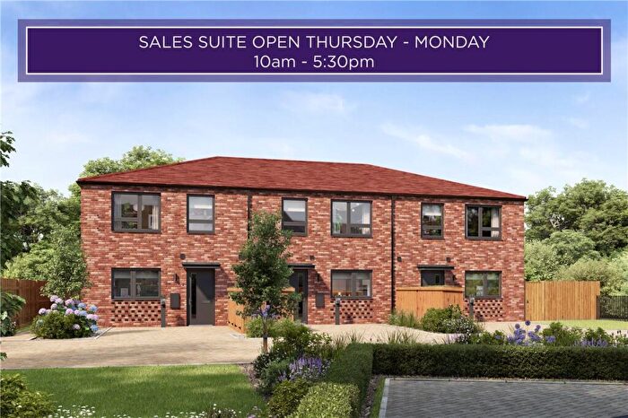 4 Bedroom End Of Terrace House For Sale In Histon Road, Cambridge, CB4