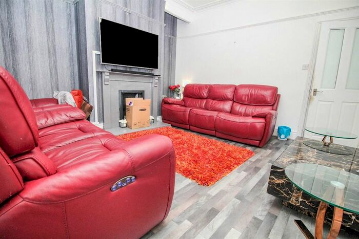 3 Bedroom Terraced House For Sale In Ramsey Street, Bradford, BD5