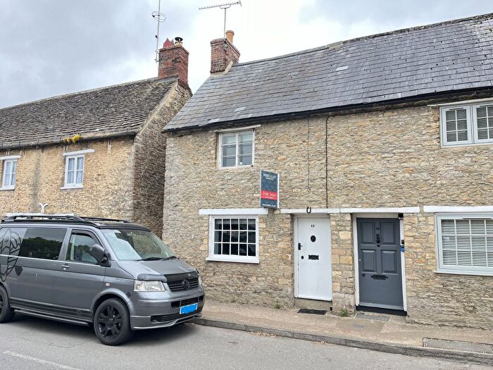 2 Bedroom End Of Terrace House For Sale In St. John's Street, Lechlade, Gloucestershire, GL7