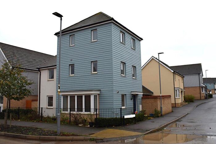 3 Bedroom Detached House To Rent In Madura Gardens, Whitehouse, Milton Keynes, MK8