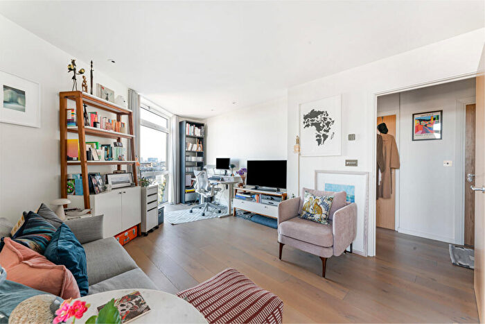 1 Bedroom Apartment For Sale In Martello Street, London, E8