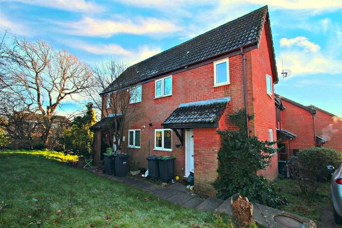 1 Bedroom Property To Rent In Damask Gardens, Waterlooville, PO7