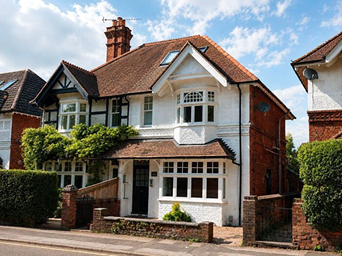 1 Bedroom Flat For Sale In York Road, Guildford, Surrey, GU1