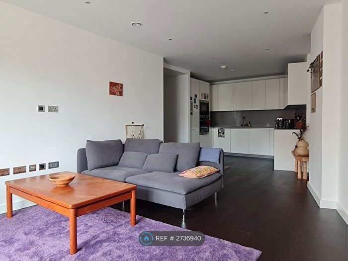 2 Bedroom Flat To Rent In Senate Building, London, SW11
