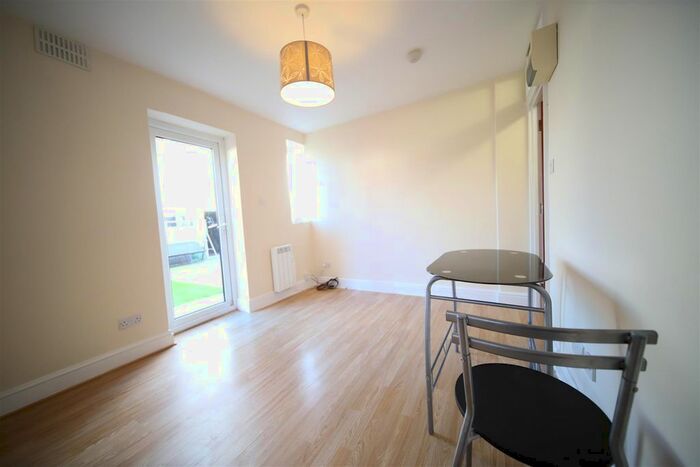 Studio To Rent In Tynemouth Drive, Enfield EN1