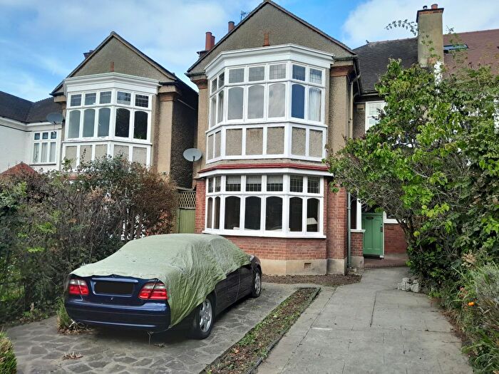 4 Bedroom Semi Detached House To Rent In Woodbourne Avenue, Streatham, SW16