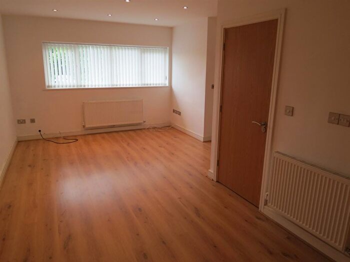 2 Bedroom Flat To Rent In Sutton Road, St Helens, WA9