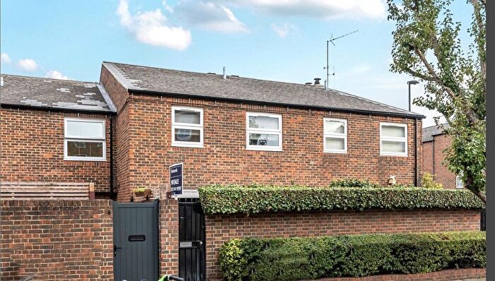 3 Bedroom Maisonette For Sale In Wastdale Road, London, SE23