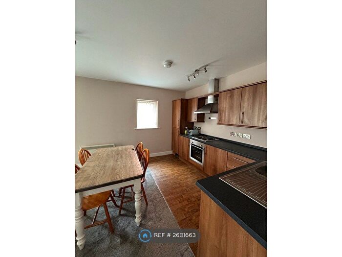 2 Bedroom Flat To Rent In Georgia Ave, Didsbury, M20