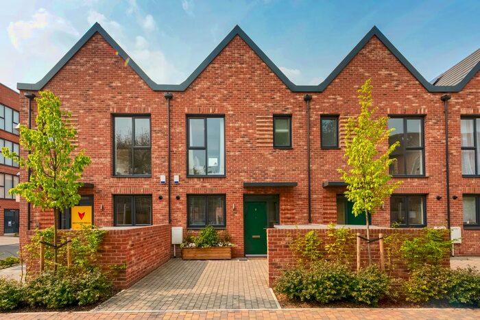 3 Bedroom Terraced House To Rent In Reynard Way, Brentford, Brentford, TW8