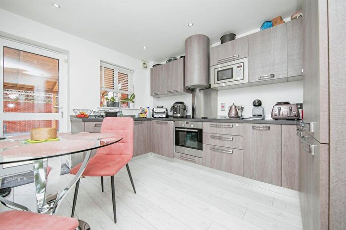 3 Bedroom End Of Terrace House For Sale In New Farm Road, Stanway, Colchester, CO3