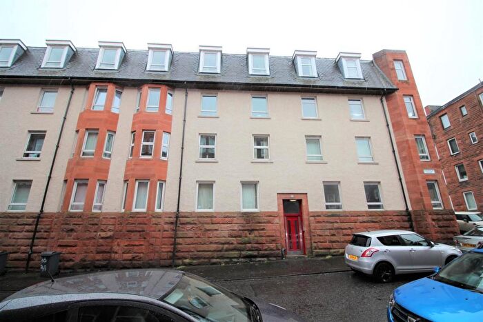 3 Bedroom Flat For Sale In Highholm Street, Port Glasgow, PA14