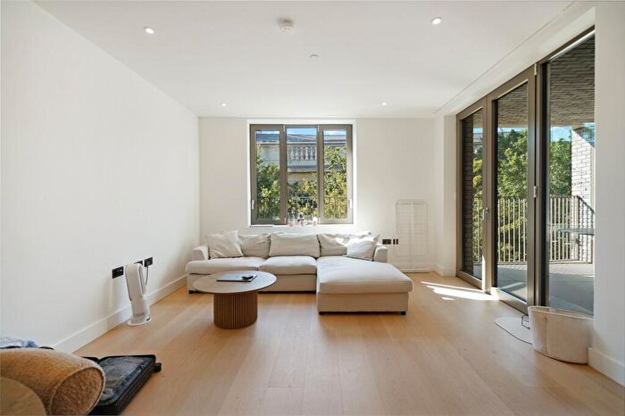 3 Bedroom Flat To Rent In Cosway Street, Lisson Grove, NW1
