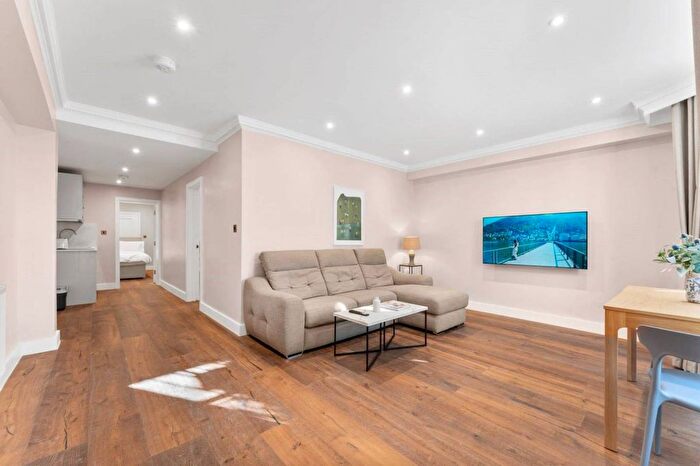 2 Bedroom Flat To Rent In St Petersburgh Place, Bayswater, London, W2