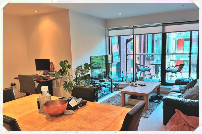 1 Bedroom Flat To Rent In St Pauls Place, St Pauls Square, B3