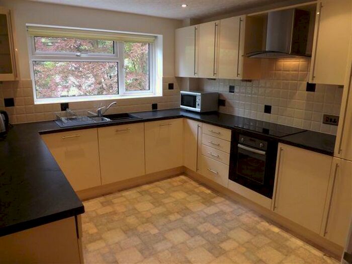 2 Bedroom Flat To Rent In Branksome Wood Road, BH4