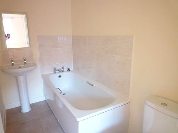 2 Bedroom End Of Terrace House To Rent In Old Market Place, Holsworthy, EX22