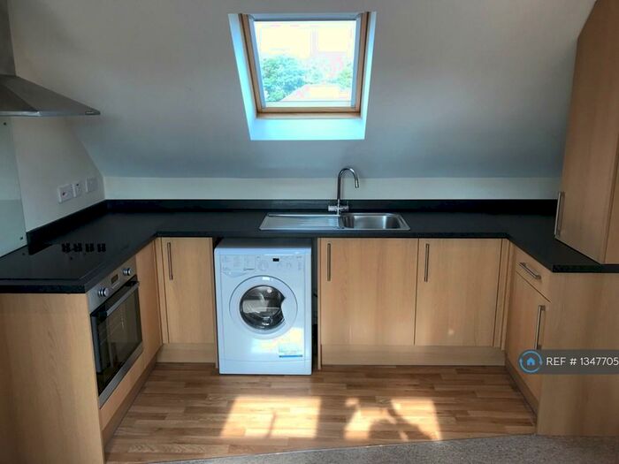 1 Bedroom Flat To Rent In Capstone Road, Bournemouth, BH8