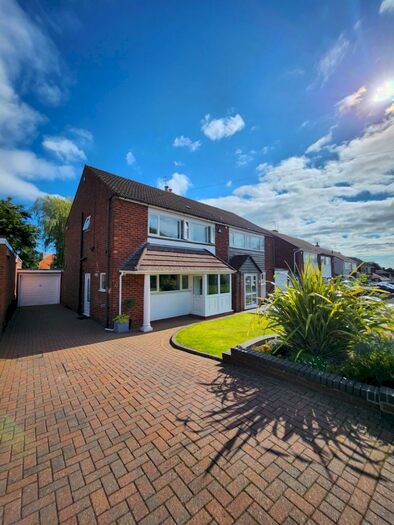 3 Bedroom Semi-Detached House To Rent In Carters Lane, Halesowen, B62