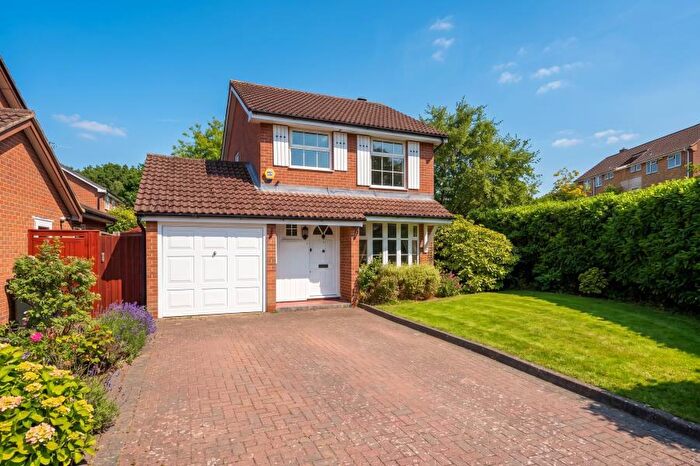 3 Bedroom Detached House To Rent In Addlestone, Surrey, KT15