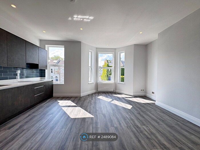 1 Bedroom Flat To Rent In Percy Road, London, W12