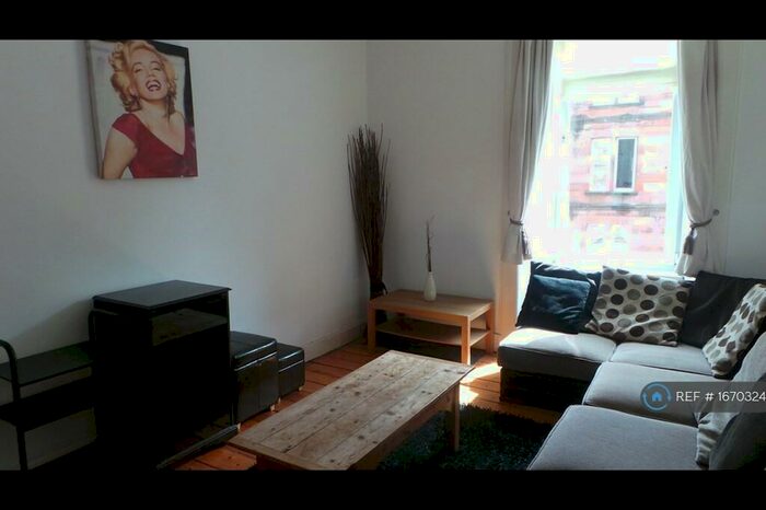 3 Bedroom Flat To Rent In Deanston Drive, Glasgow, G41