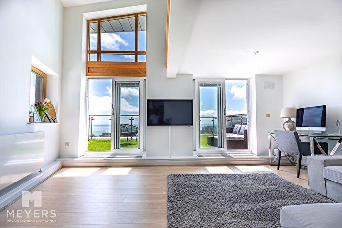 3 Bedroom Flat For Sale In Richmond Gate, Richmond Hill Drive, Bournemouth, BH2