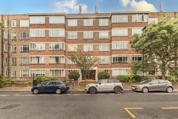 Studio To Rent In The Avenue, London, W4