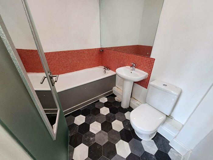 2 Bedroom Apartment To Rent In George Street, Nottingham, Nottinghamshire, NG1
