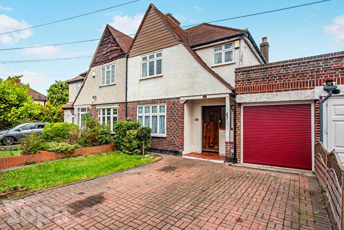 3 Bedroom Semi-Detached House For Sale In Halfway Street, Sidcup, DA15