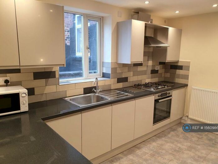 5 Bedroom Terraced House To Rent In Bath Street, Stoke, ST4