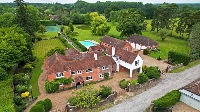 7 Bedroom Detached House For Sale In Effingham Common Road, Surrey, KT24