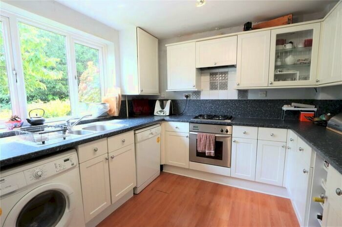 4 Bedroom Detached House To Rent In Newton Road, Farnborough, Hampshire, GU14