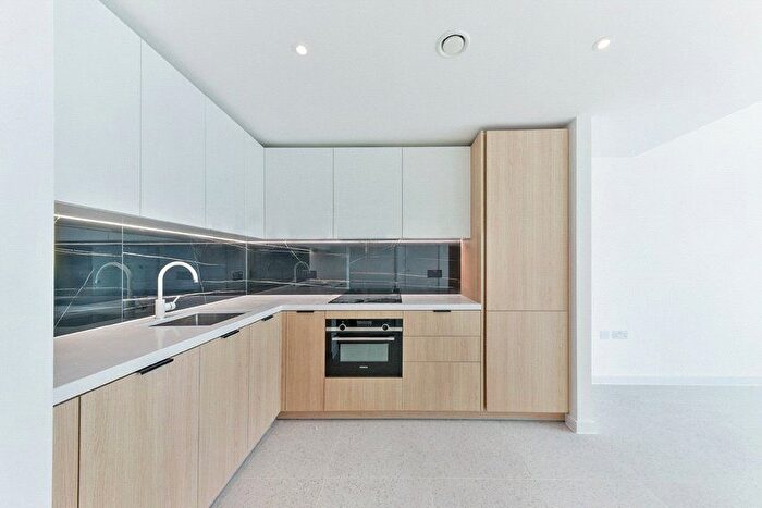 1 Bedroom Flat To Rent In Bouchon Point, Cendal Crescent, London, E1