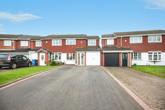 3 Bedroom Semi Detached House For Sale In Grayling, Dosthill, Tamworth, B77