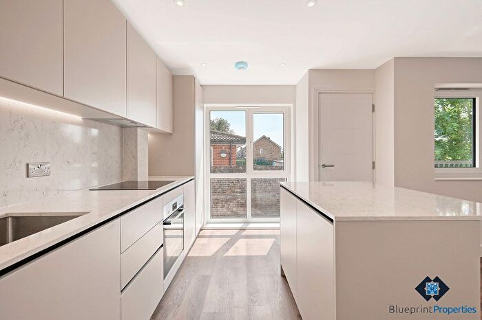 2 Bedroom Flat To Rent In Hillmount Court, St Marys Lane, RM14