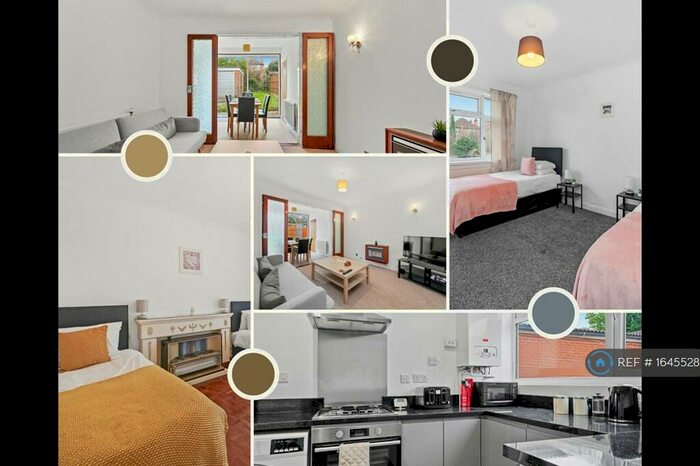 4 Bedroom Semi-Detached House To Rent In Runswick Drive, Nottingham, NG8